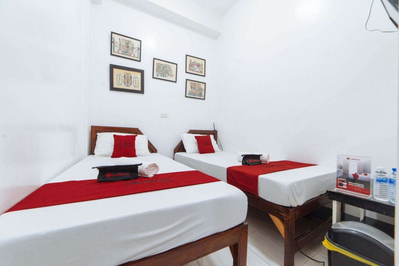 Reddoorz @ Plaza Jaro Iloilo Hotel Exterior photo