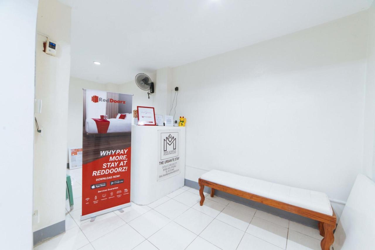 Reddoorz @ Plaza Jaro Iloilo Hotel Exterior photo