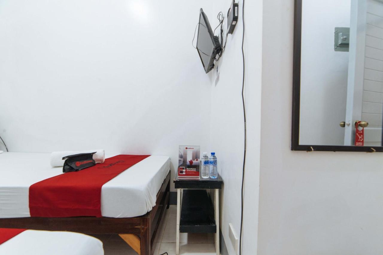 Reddoorz @ Plaza Jaro Iloilo Hotel Exterior photo