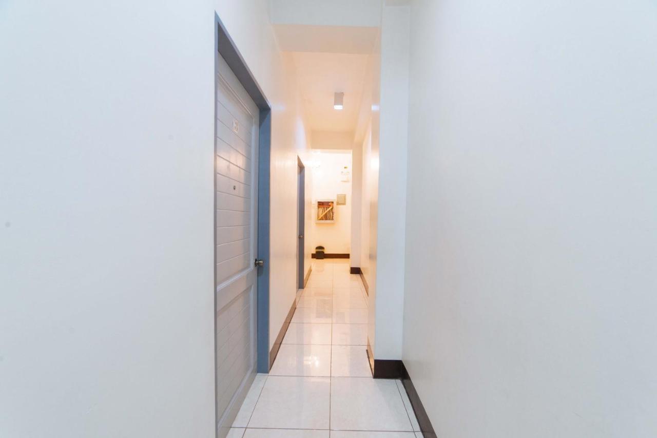 Reddoorz @ Plaza Jaro Iloilo Hotel Exterior photo